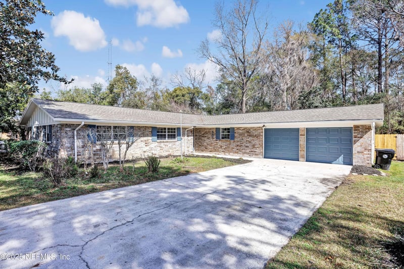 947 Grove Park Dr, Orange Park, FL 32073