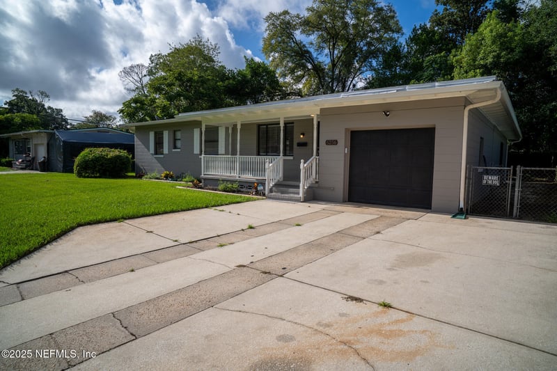 6256 Sage Dr, Jacksonville, FL 32210