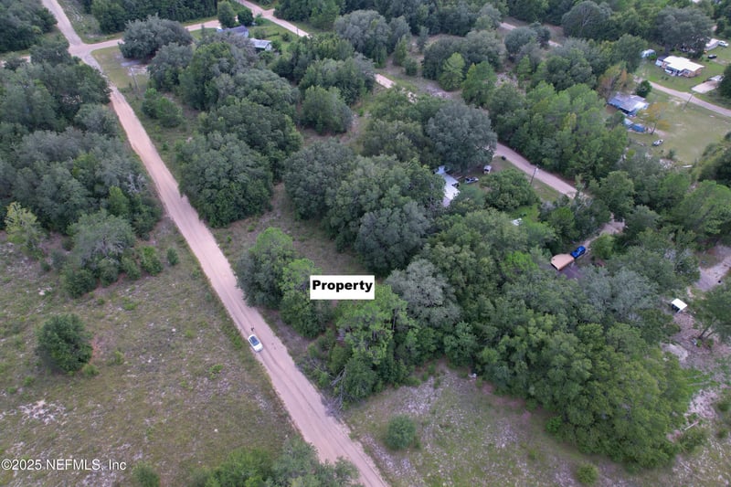 Guy Ave, Interlachen, FL 32148