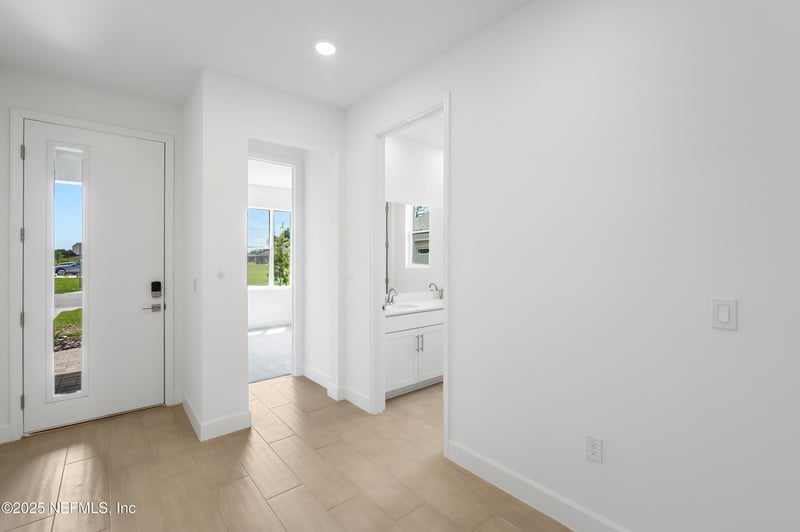 9005 Players Dr, Weeki Wachee, FL 34613