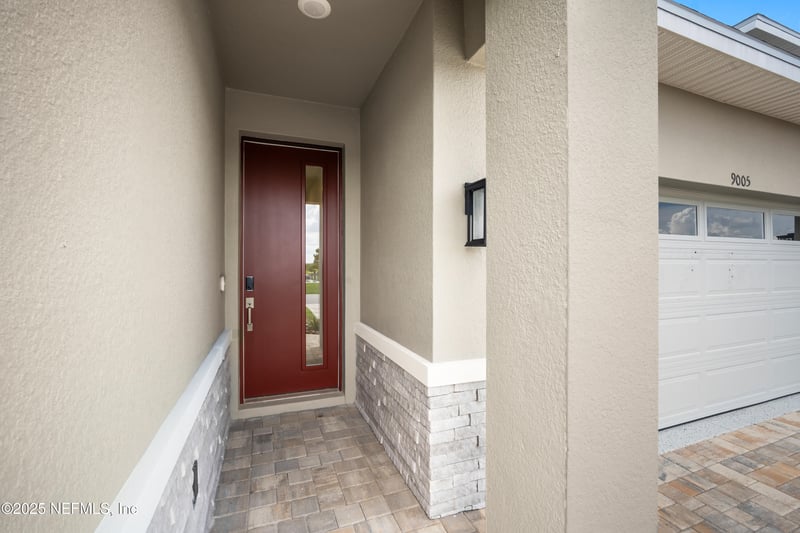 9005 Players Dr, Weeki Wachee, FL 34613