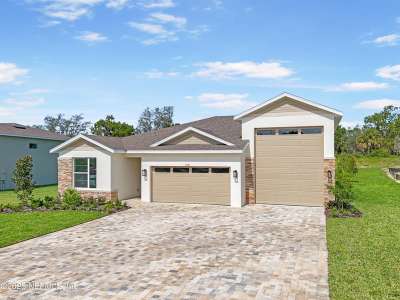 9021 Players Dr, Weeki Wachee, FL 34613