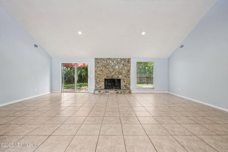 283 Glenlyon Dr, Orange Park, FL 32073