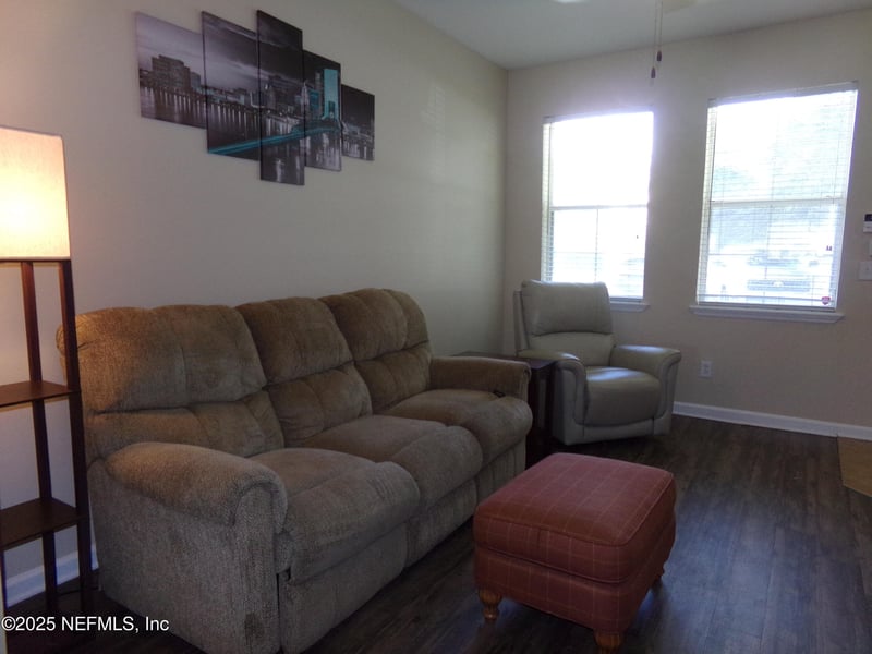 13052 Sunset Lake Dr, Jacksonville, FL 32258