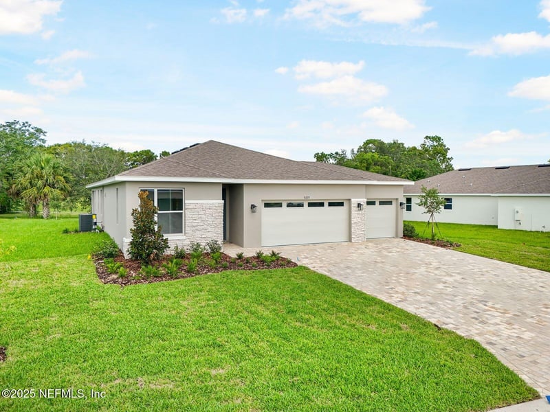 9229 Players Dr, Weeki Wachee, FL 34613