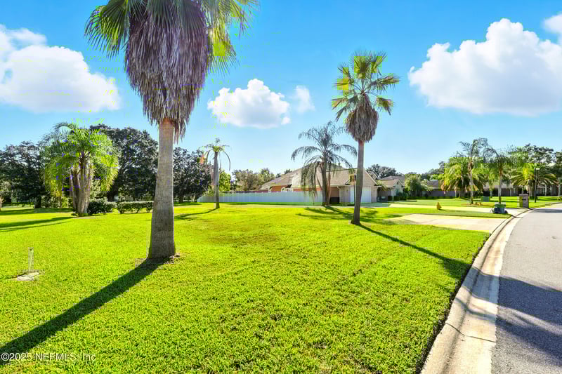 256 Village Green Ave, St Johns, FL 32259