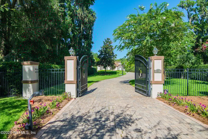 121 Roscoe Blvd, Ponte Vedra Beach, FL 32082