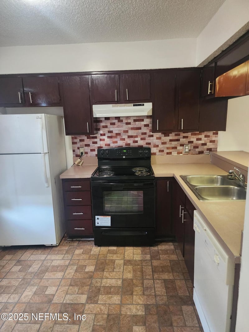 4641 Barnes Rd, Jacksonville, FL 32207