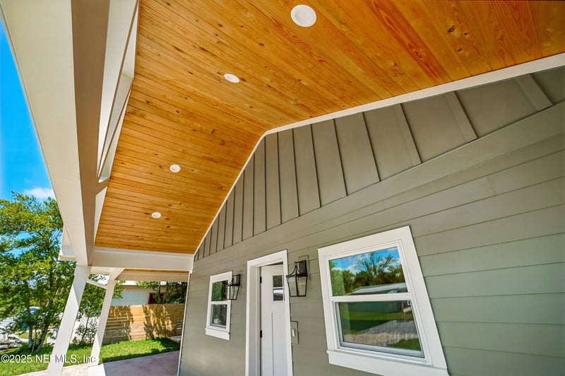 831 Bonita Rd, Atlantic Beach, FL 32233