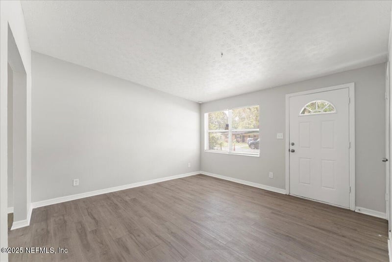 7567 Sharbeth Dr, Jacksonville, FL 32210