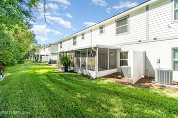 10547 Maidstone Cove Dr, Jacksonville, FL 32218