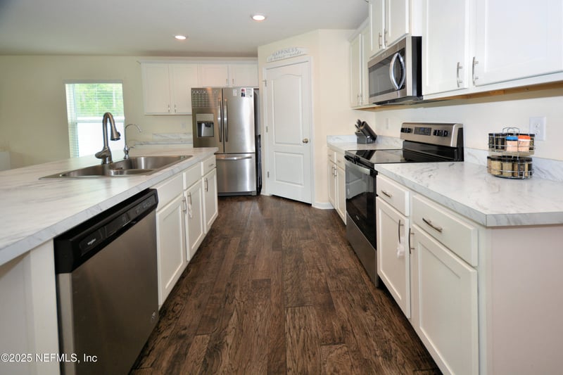 2536 Beachview Dr, Jacksonville, FL 32218