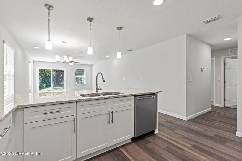 8438 Hewitt St, Jacksonville, FL 32244