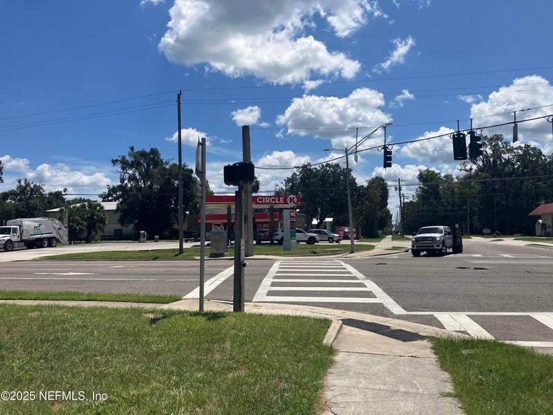 206 Oakridge Ave, Green Cove Springs, FL 32043