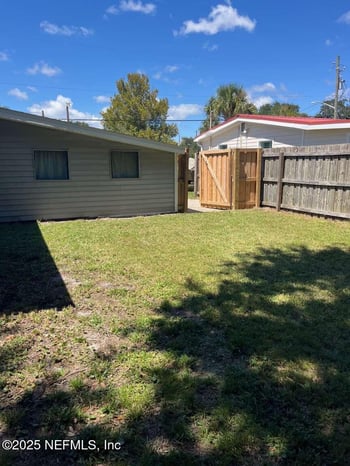 477 Sailfish Dr, Atlantic Beach, FL 32233