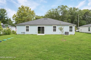 1168 Pangola Dr, Jacksonville, FL 32205