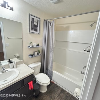 288 Aralia Ln, Jacksonville, FL 32216