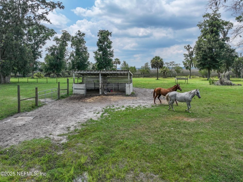 85013 Avant Rd, Yulee, FL 32097