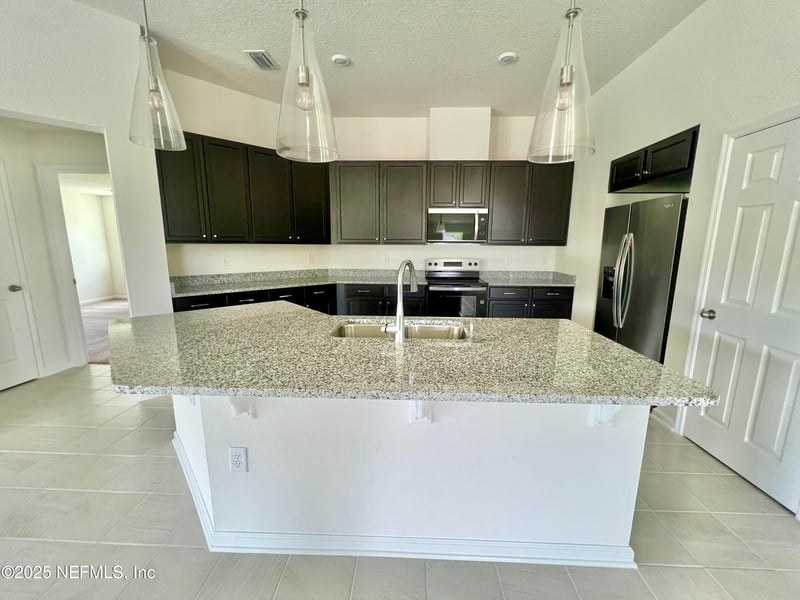 5188 Conference Dr, Jacksonville, FL 32234