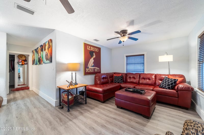 942 State Rd 20, Interlachen, FL 32148