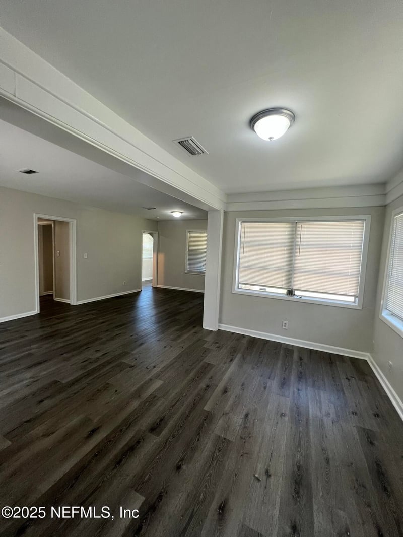 1049 Stark St, Jacksonville, FL 32208