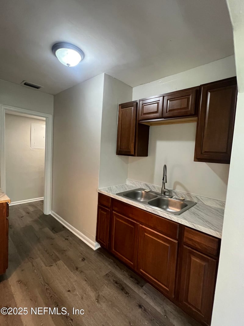 1049 Stark St, Jacksonville, FL 32208