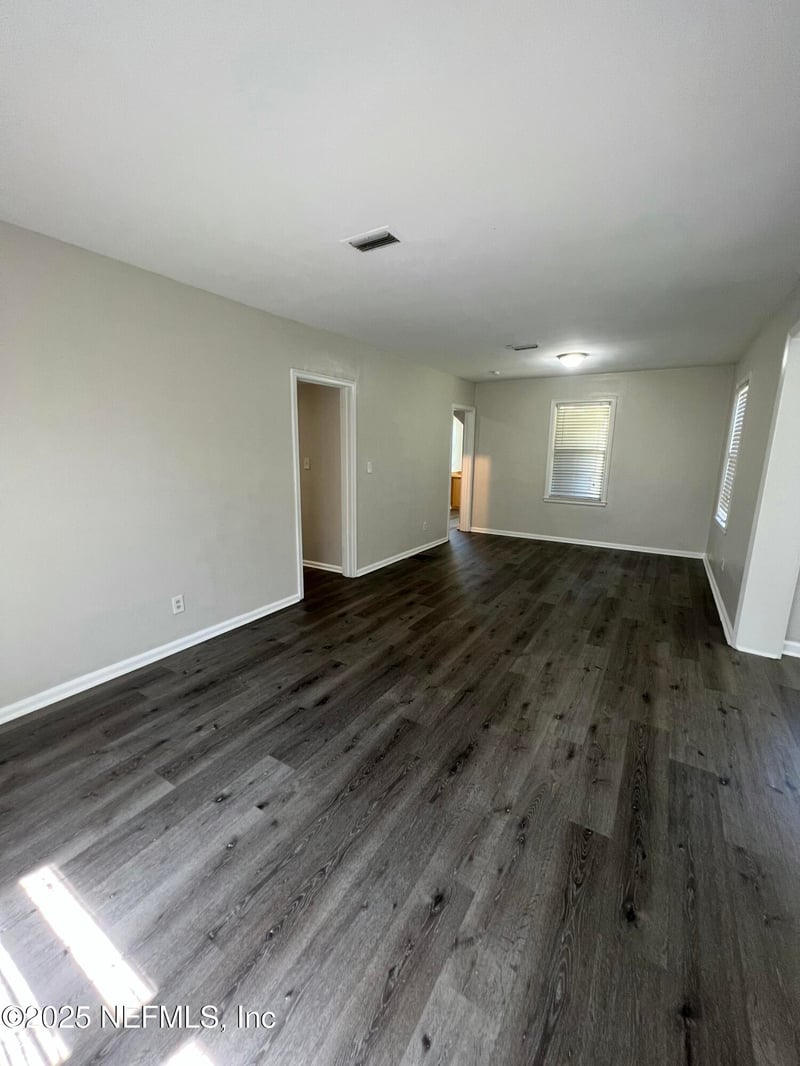 1049 Stark St, Jacksonville, FL 32208