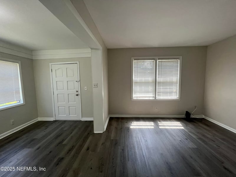 1049 Stark St, Jacksonville, FL 32208