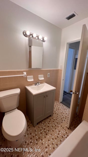 9053 Jefferson Ave, Jacksonville, FL 32208