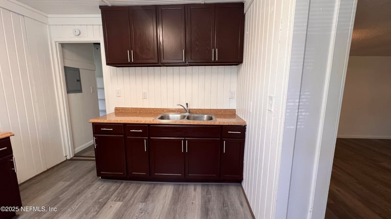 9053 Jefferson Ave, Jacksonville, FL 32208