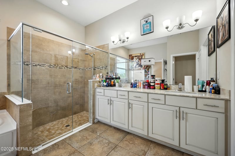 527 Northside Dr, Jacksonville, FL 32218