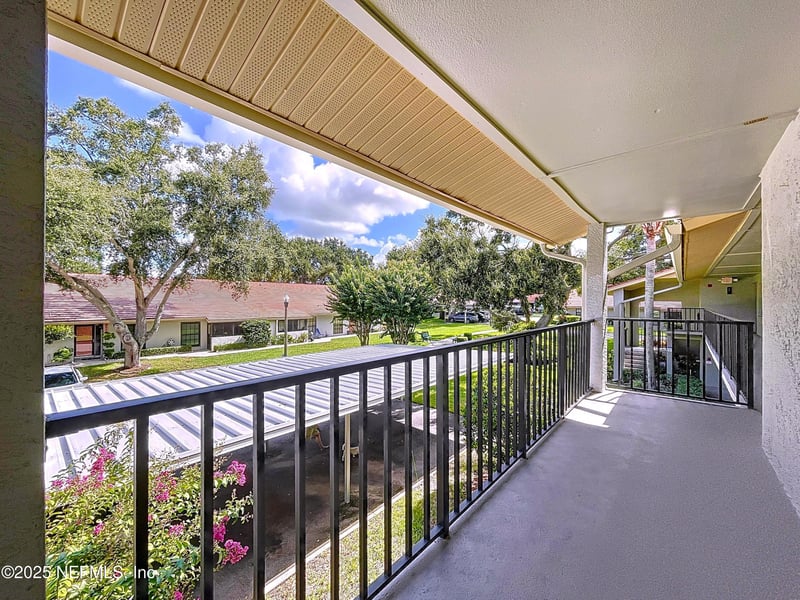 2020 Lakeview Dr #203, Clearwater, FL 33763