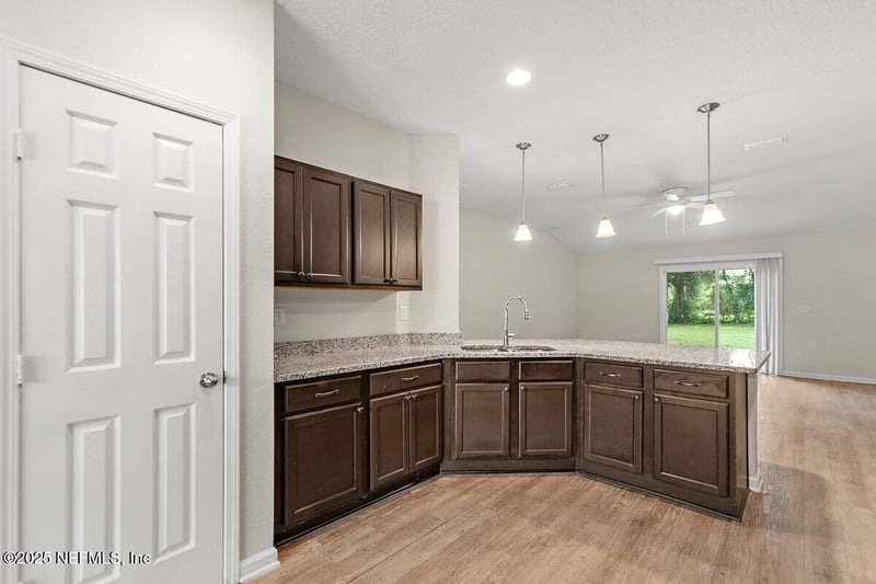 8231 Hewitt St, Jacksonville, FL 32244