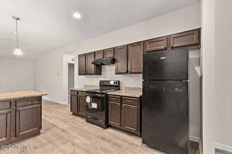 8231 Hewitt St, Jacksonville, FL 32244