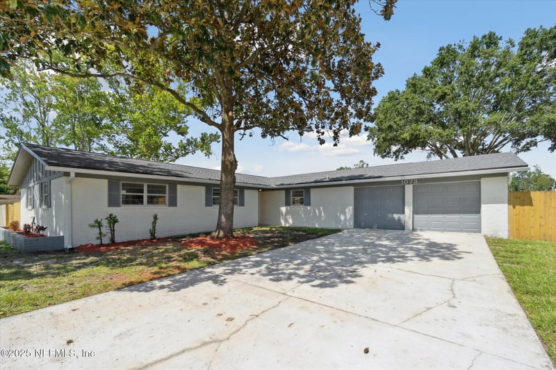 1073 Grove Park Ln, Orange Park, FL 32073