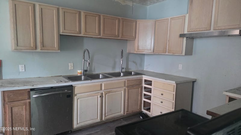 536 61st St, Jacksonville, FL 32208