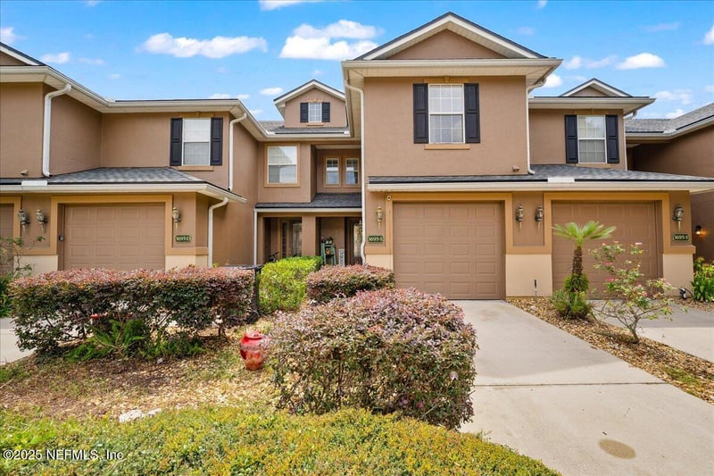 3695 Creswick Cir #16E, Orange Park, FL 32065