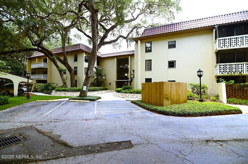 1810 Sevilla Blvd #202, Atlantic Beach, FL 32233