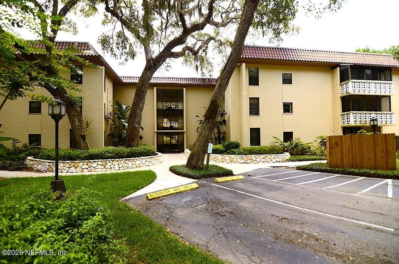 1810 Sevilla Blvd #202, Atlantic Beach, FL 32233