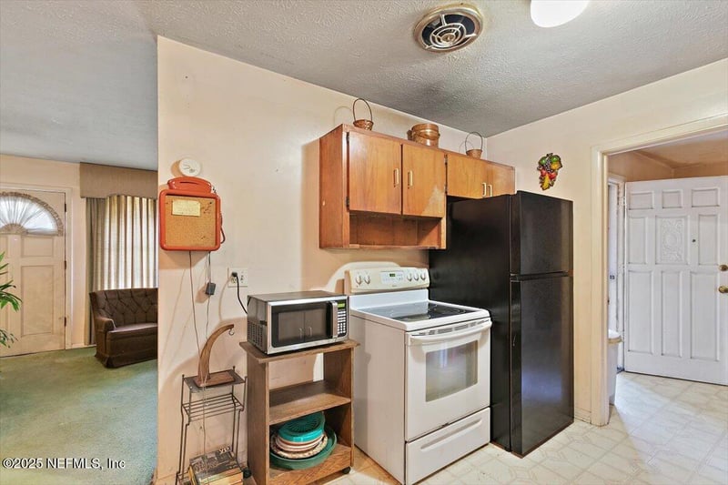 6765 Gaspar Cir, Jacksonville, FL 32219