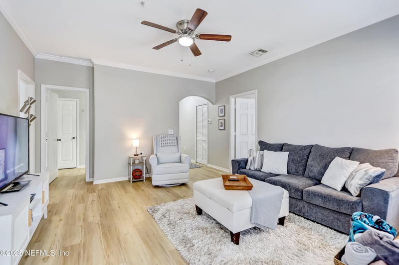 10961 Burnt Mill Rd #328, Jacksonville, FL 32256