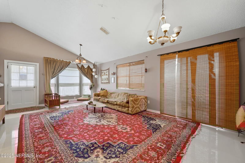 5065 Knightsbridge Cir, Jacksonville, FL 32244