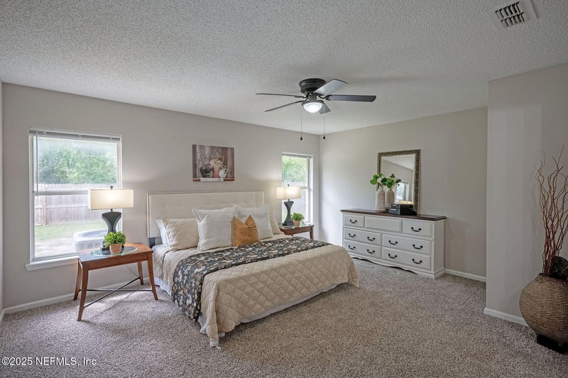 6864 Plum Lake Dr, Jacksonville, FL 32222