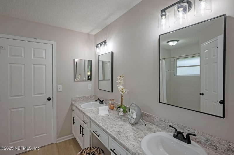 6864 Plum Lake Dr, Jacksonville, FL 32222