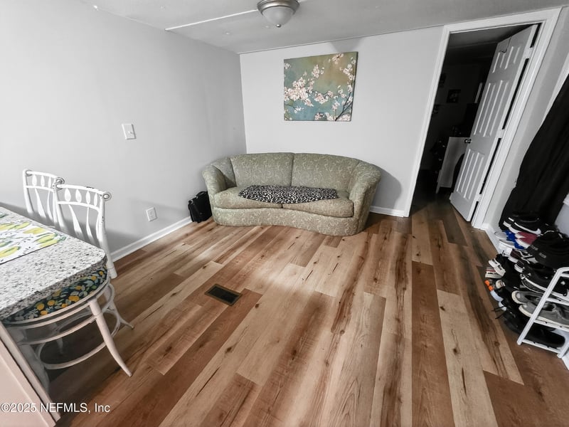 9332 Cedar Rd, Macclenny, FL 32063