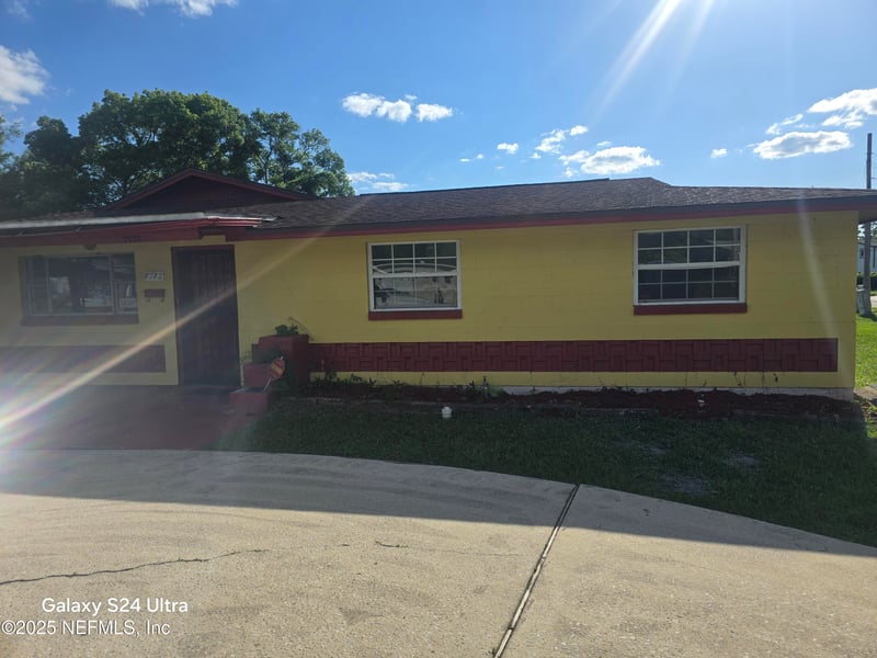 7772 Lake Park Dr, Jacksonville, FL 32208