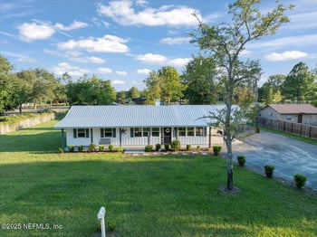 6582 Hamilton Crews Rd, Macclenny, FL 32040