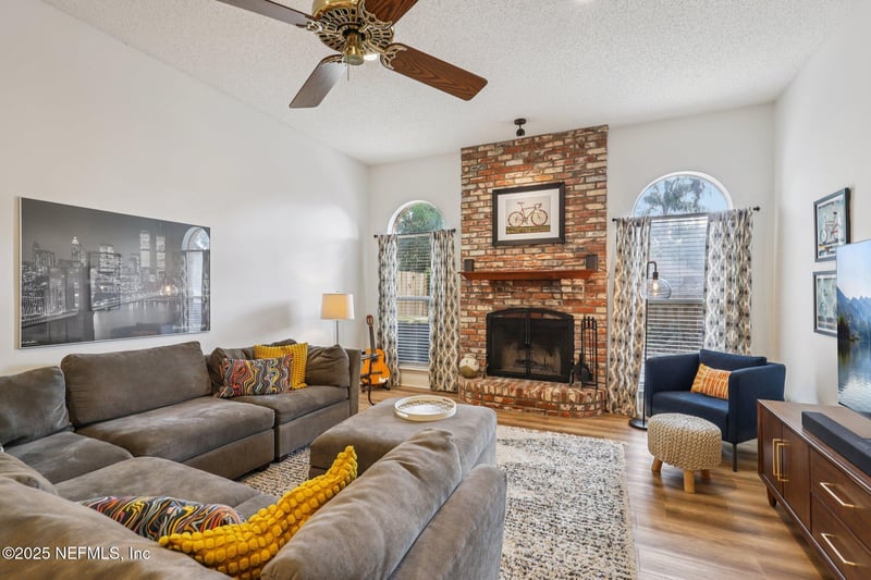 2561 Emperor Dr, Jacksonville, FL 32223