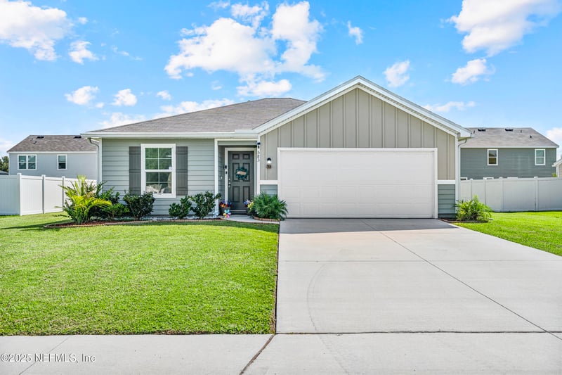 583 Heritage Crossing Dr, Macclenny, FL 32063