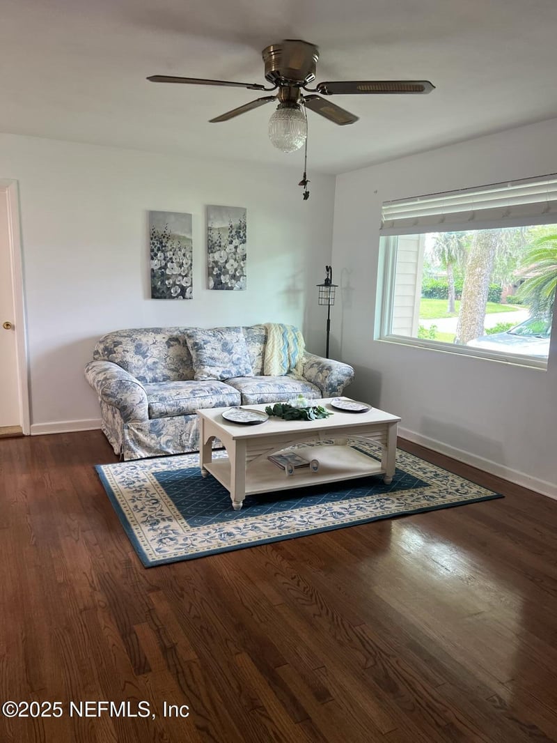 339 Suzanne Dr, Jacksonville, FL 32218